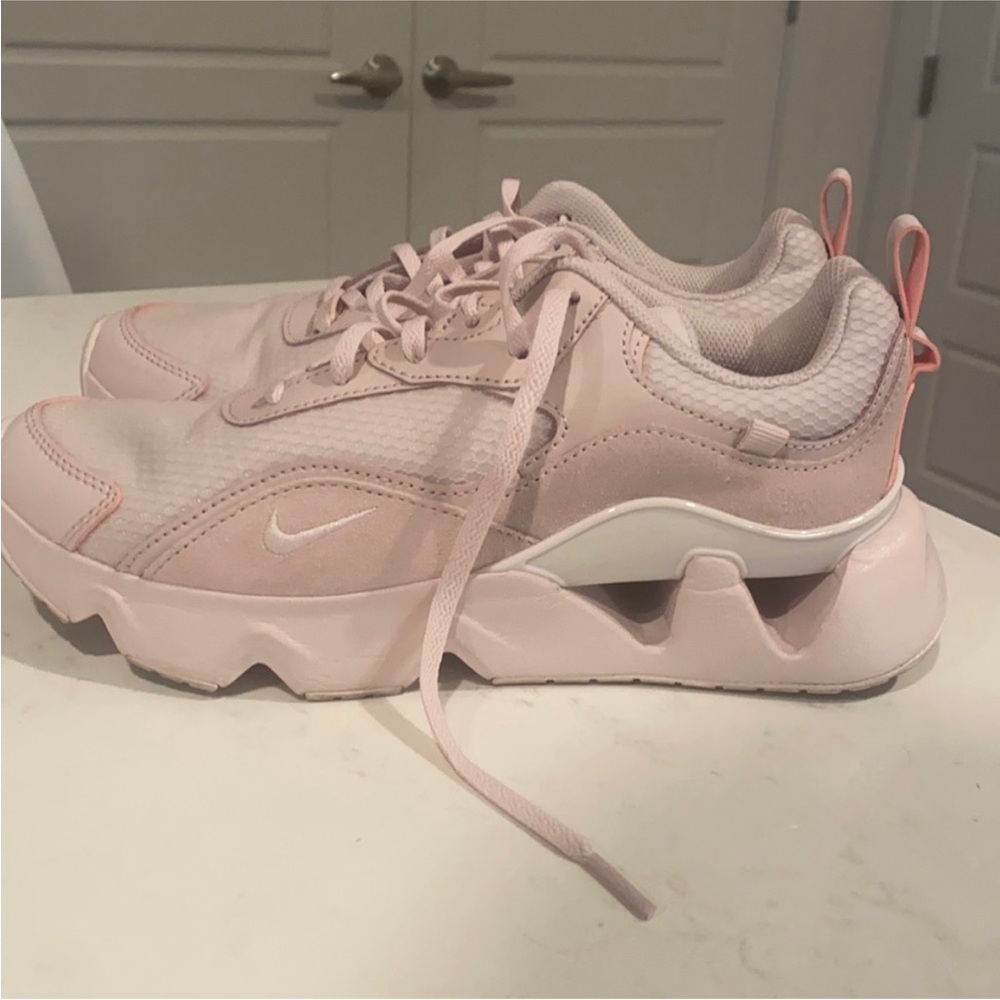 NIKE RYZ